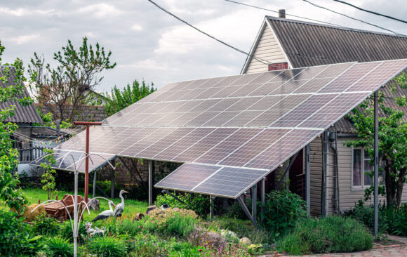 Does Solar Panel Cleaning Really Increase Efficiency? A Buckinghamshire Guide